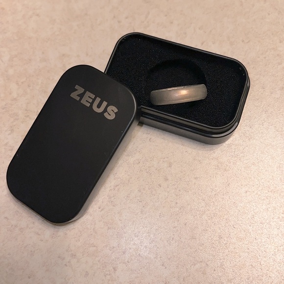 NIB Groove Zeus silicone ring, pewter pearly iridescent, size 10 - Picture 2 of 2